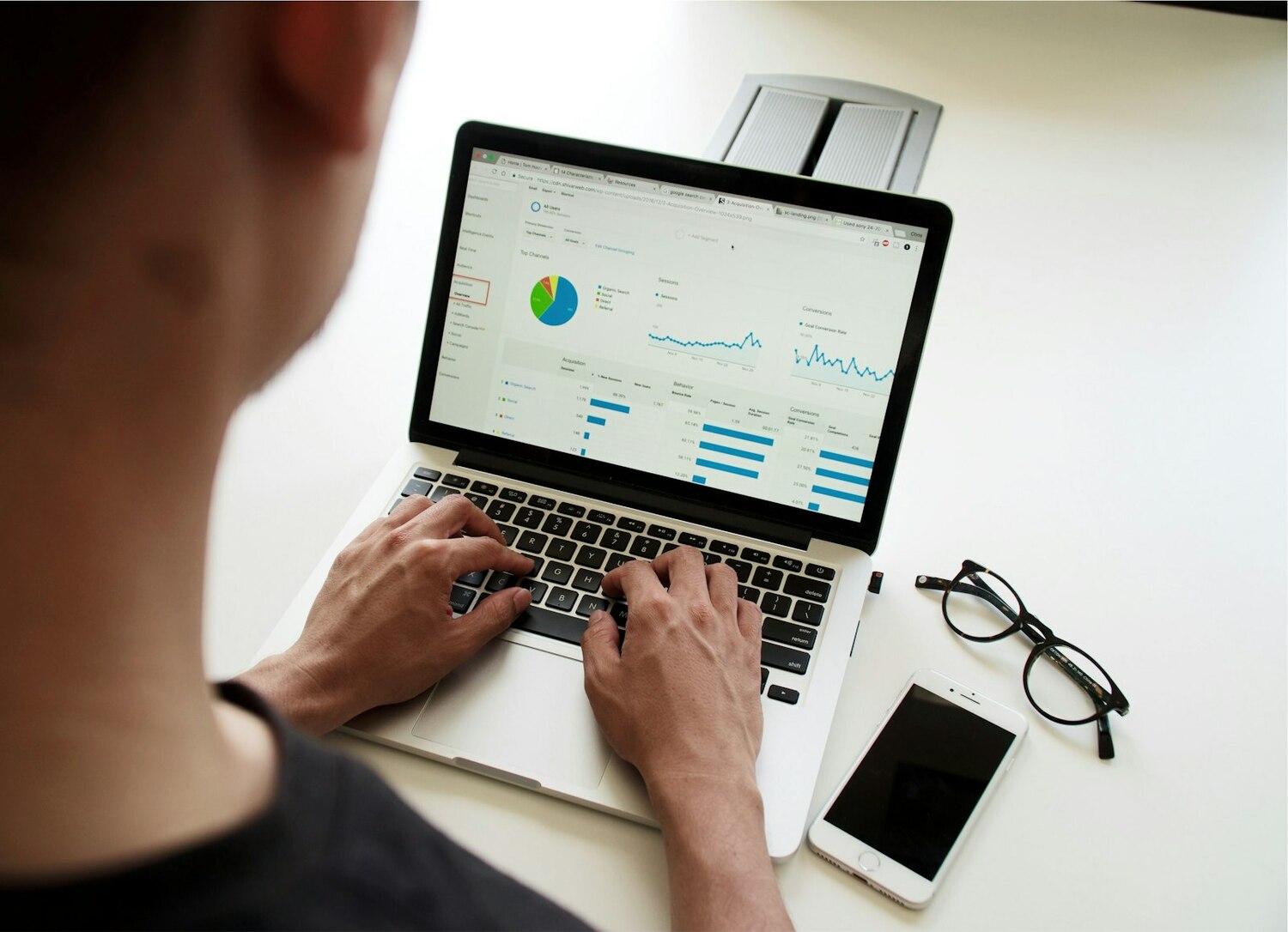 Форматы: Excel, CSV, интеграция с CRM