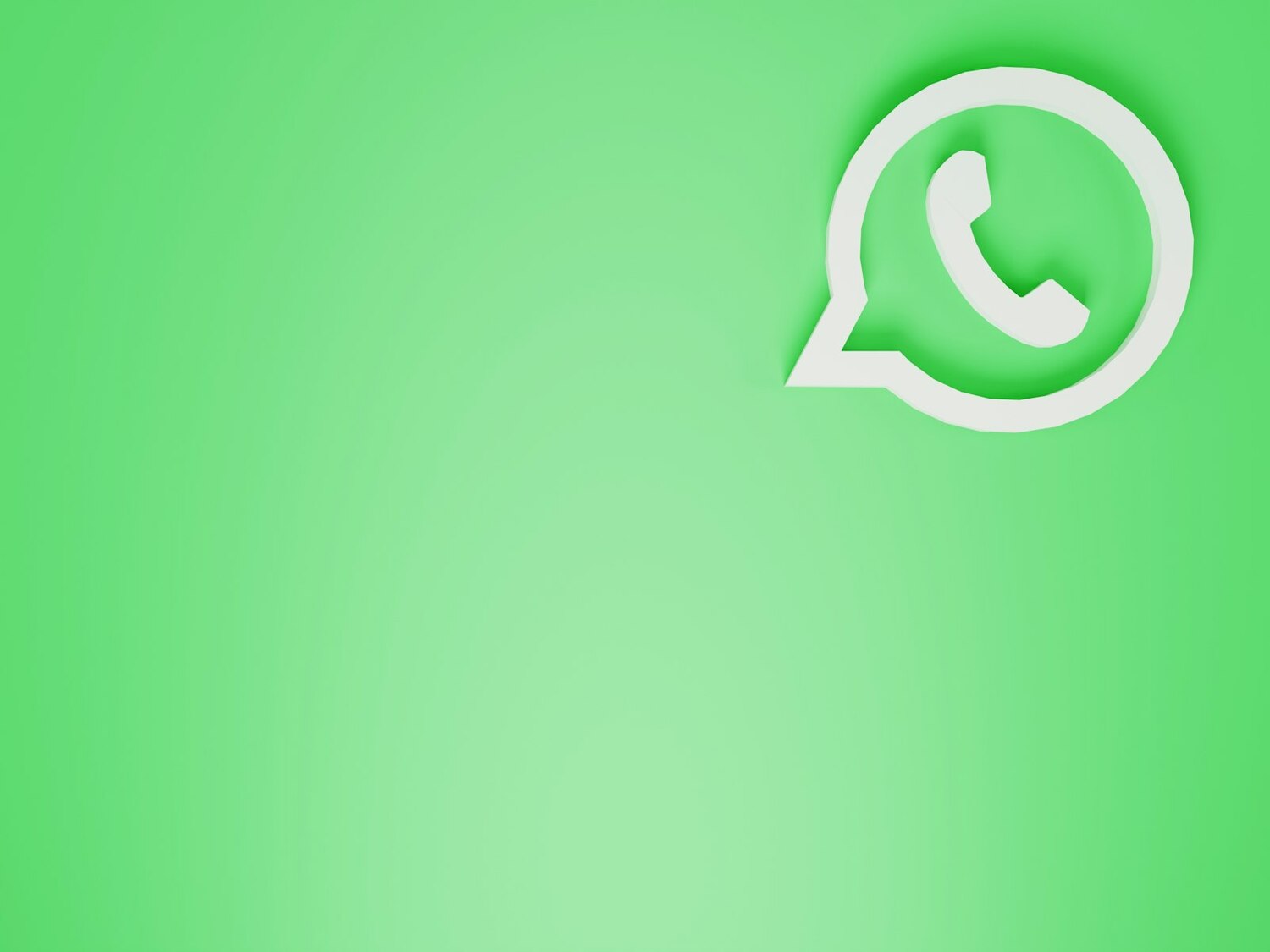 Настраивать рассылки в WhatsApp и Email с персональными предложениями 