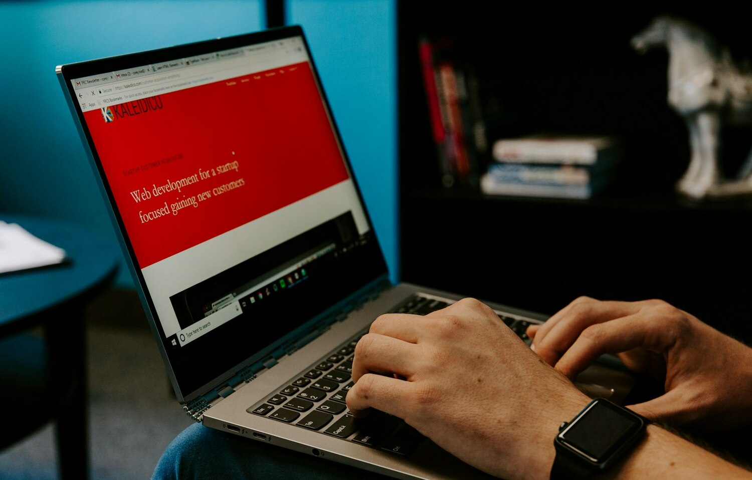 Лиды стали скрывать контакты — обычный парсинг не работает.